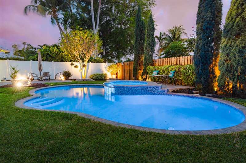 3 bedroom Single Family Residence at 1924 NE 18th Street, Lauder-Gate 26-48 B, Fort Lauderdale — photo 1