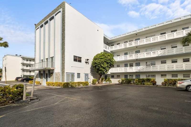 2 bedroom Condominium at 4090 NW 42nd Avenue #309, Topaz North, Lauderdale Lakes — photo 1