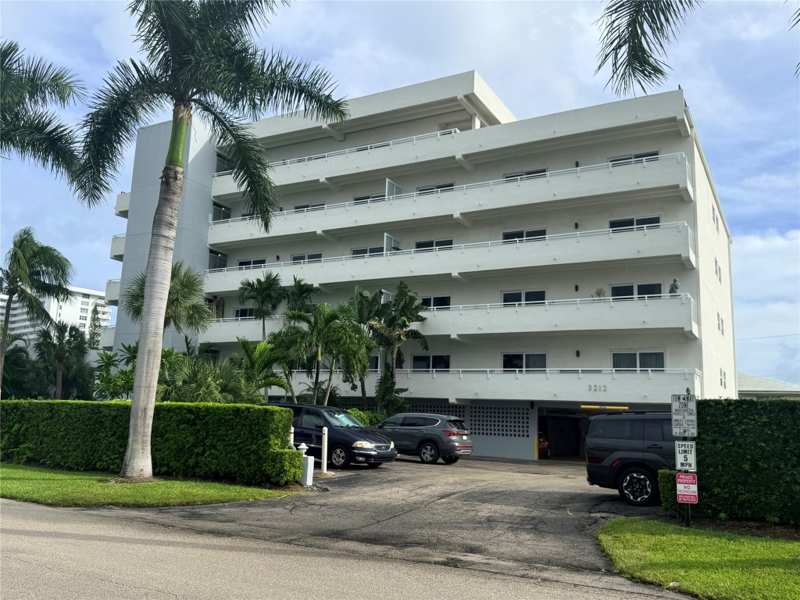 1 bedroom Condominium at 3212 NE 12th Street #303, Pompano By The Sea Condo, Pompano Beach — photo 1