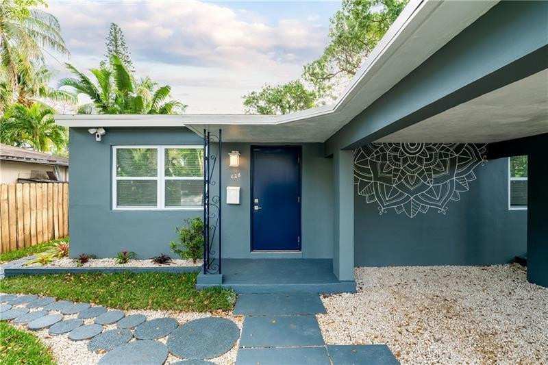 2 bedroom Single Family Residence at 628 SW 14th Terrace, Riverside Add Amd 1-13 B, Fort Lauderdale — photo 1