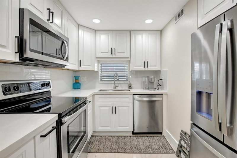 2 bedroom Condominium at 9720 S Hollybrook Lake Drive #204, Hollybrook Golf & Tennis, Pembroke Pines — photo 1