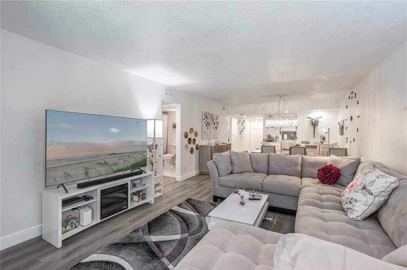 2 bedroom Condominium at 8901 S Hollybrook Boulevard #201, Hollybrook Golf & Tennis, Pembroke Pines — photo 1