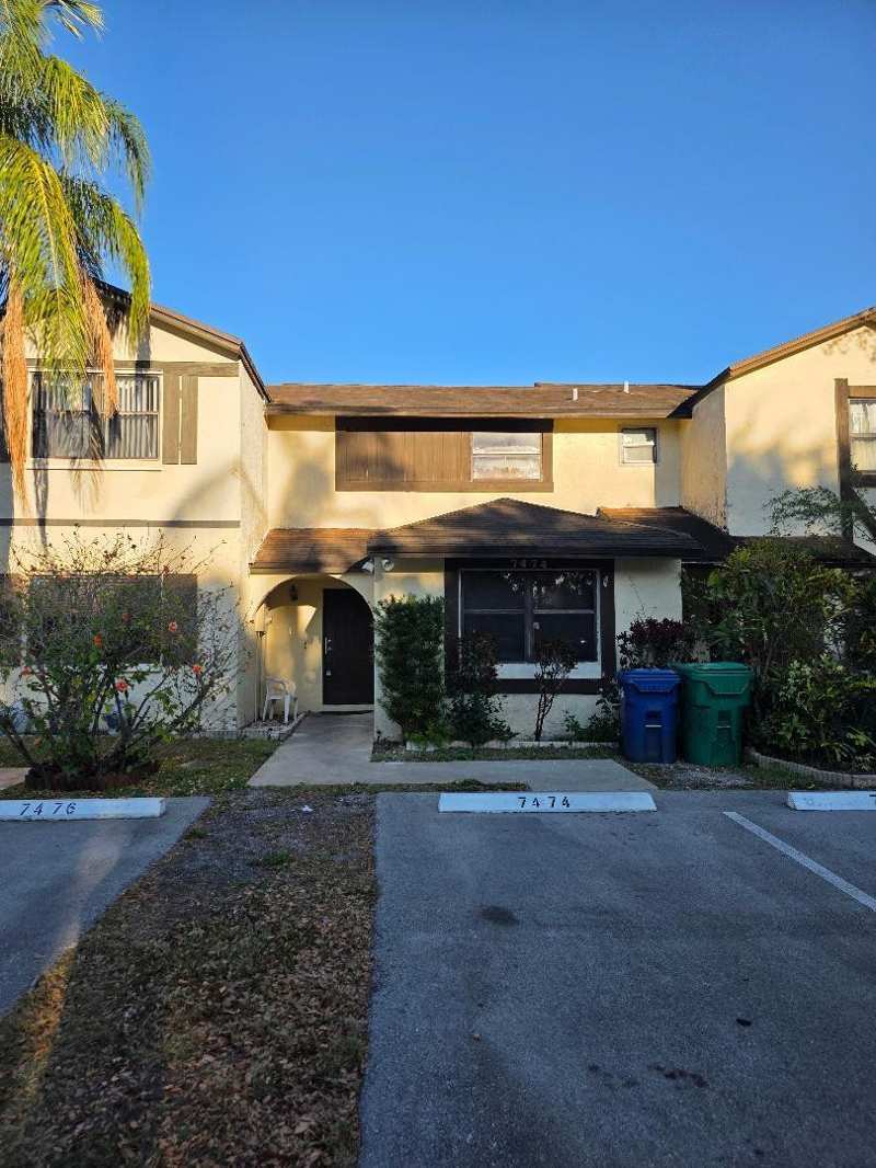 2 bedroom Townhouse at 7474 NW 34th Street #7474, Inverrary 32, Lauderhill — photo 1