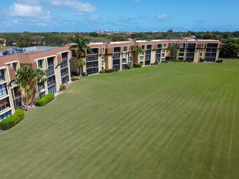 2 bedroom Condominium at 5390 Woodland Lakes Drive #104, Woodland Lakes, Palm Beach Gardens — photo 1
