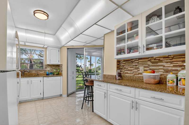 2 bedroom Condominium at 3810 Via Poinciana #206, Poinciana Place Condo 1,2,8 And 9, Lake Worth — photo 1