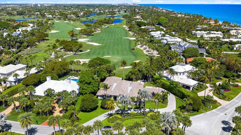 5 bedroom Single Family Residence at 677 Village Road, Old Port Village 1, North Palm Beach — photo 1
