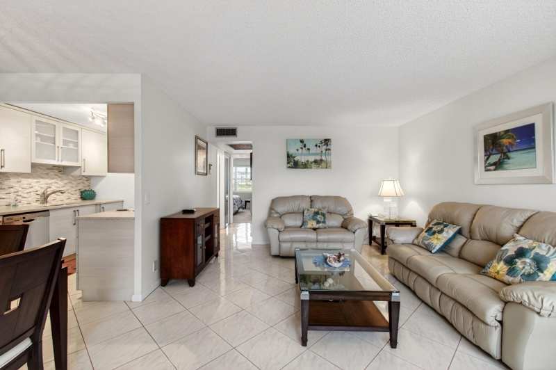 2 bedroom Condominium at 2070 Guildford D, Century Village, Boca Raton — photo 1