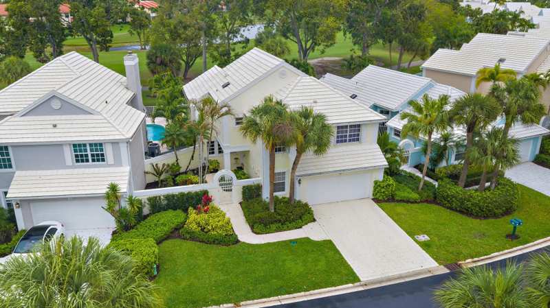 3 bedroom Single Family Residence at 18 Windsor Lane, Barclay Club At PGA Natl, Palm Beach Gardens — photo 1