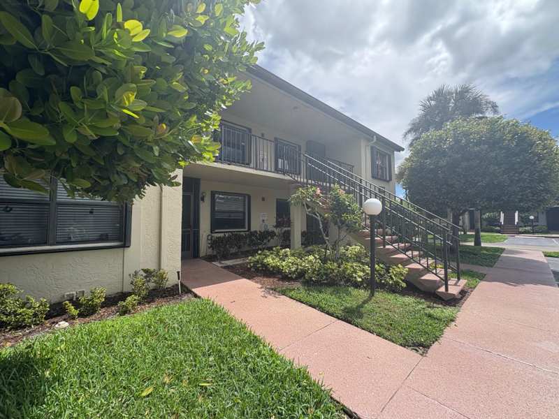 2 bedroom Condominium at 7831 Willow Spring Drive #526, Gardens of Willow Bend II, Lake Worth — photo 1