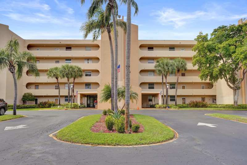2 bedroom Condominium at 6461 NW 2nd Avenue #116, Boca Teeca Condo 5, Boca Raton — photo 1