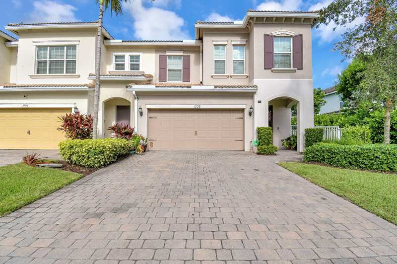 3 bedroom Townhouse at 1105 Banyan Drive, Hillcrest Country Club North, Hollywood — photo 1