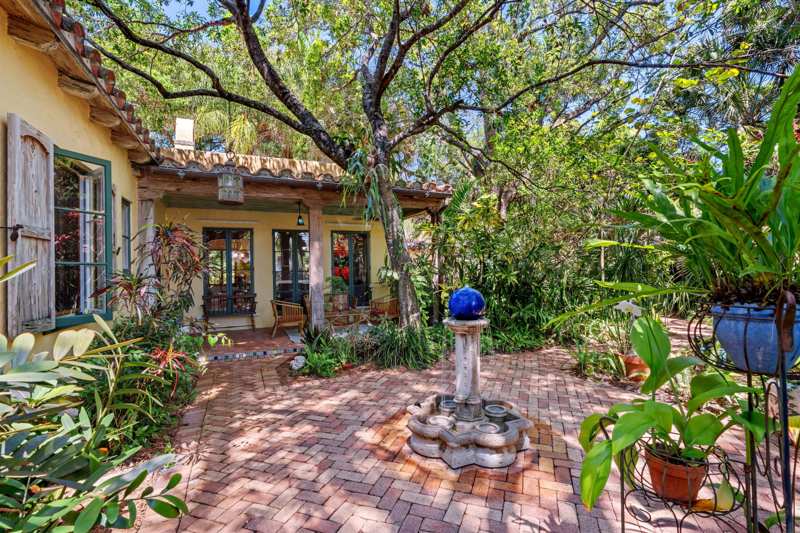 2 bedroom Single Family Residence at 825 Alamanda Street, Old Floresta, Boca Raton — photo 1