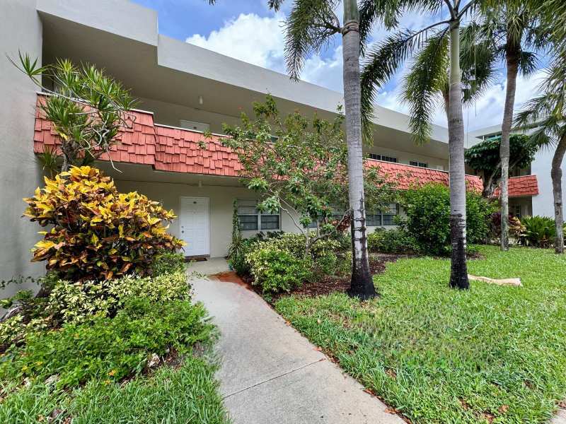3 bedroom Condominium at 901 Cypress Terrace #103, No 97 Palm-Aire Country Club, Pompano Beach — photo 1