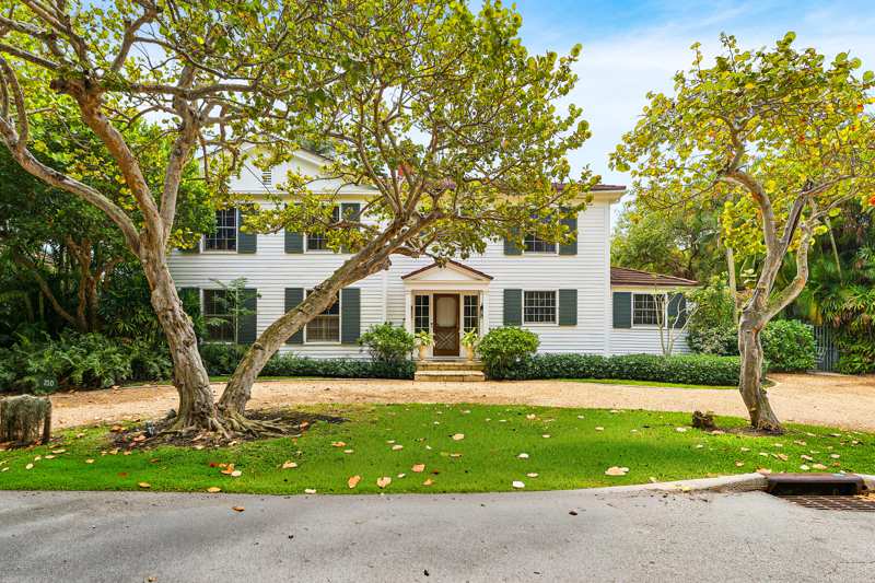 4 bedroom Single Family Residence at 210 Merrain Road, Bello Lido, Palm Beach — photo 1