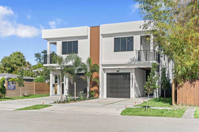 4 bedroom Townhouse at 1314 NE 13th Avenue #A-b, Holiday Heights, Fort Lauderdale — photo 1