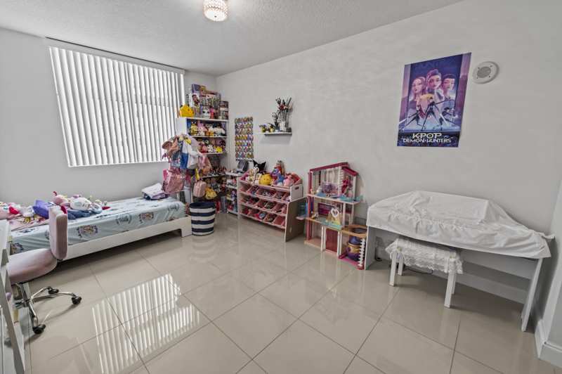 2 bedroom Condominium at 140 S Dixie Highway #512, Hollywood Station Res Condo, Hollywood — photo 1