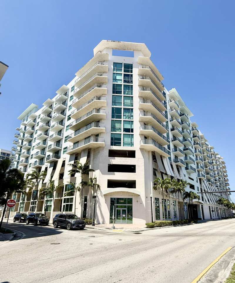 1 bedroom Condominium at 140 S Dixie Highway #1002, Hollywood Station Res Condo, Hollywood — photo 1