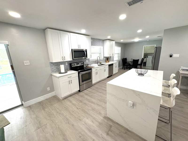 4 bedroom Single Family Residence at 1401 NW 75th Terrace, Mirror Lake Estates Sec 8, Plantation — photo 1