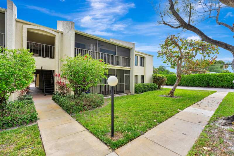 2 bedroom Condominium at 150 Pineview Road #F3, Pines Of Jupiter/Tequesta Condo, Jupiter — photo 1