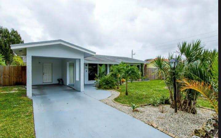 3 bedroom Single Family Residence at 1905 N 45th Avenue, Hollywood Hills, Hollywood — photo 1