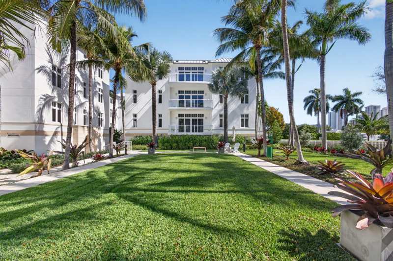 2 bedroom Condominium at 182 Lake Drive #5-301, Havn, Palm Beach Shores — photo 1