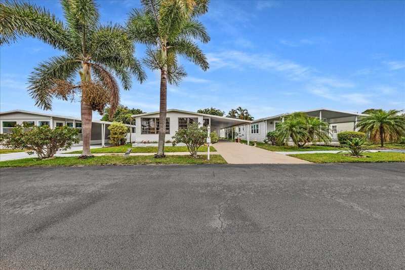 2 bedroom Mobile Home at 252 NW 53rd Court, Highland Meadows Estates West, Deerfield Beach — photo 1