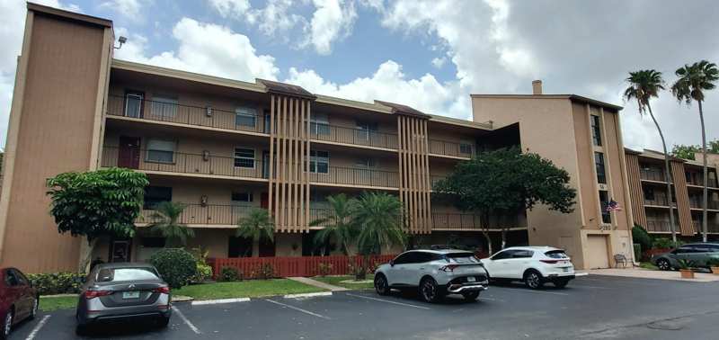 2 bedroom Condominium at 260 NW 76th Avenue #201, Palm Lakes Condo, Margate — photo 1