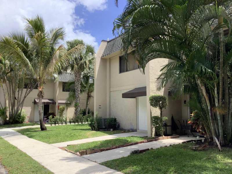 2 bedroom Condominium at 81 Deer Creek Road #101 - J, Racquet Club Of Deer Creek, Deerfield Beach — photo 1