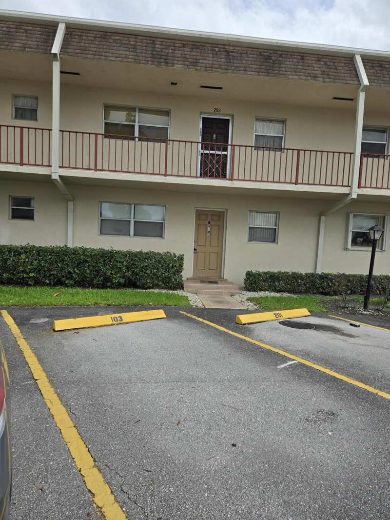 2 bedroom Condominium at 103 Oxford 400, Oxford Condo, West Palm Beach — photo 1
