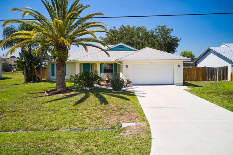 3 bedroom Single Family Residence at 743 SW Mccoy Avenue, Port St Lucie, Port St. Lucie — photo 1