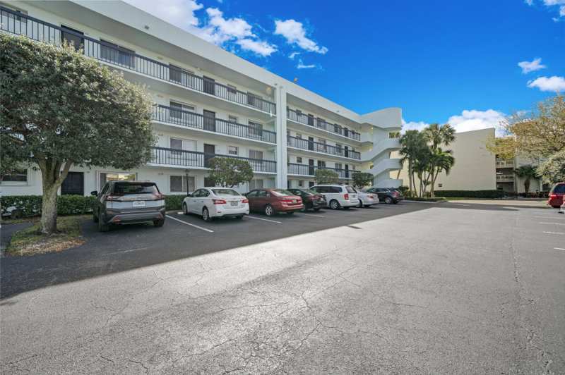 3 bedroom Condominium at 6698 10th Avenue #327, Hamlet At Poinciana Condo, Lake Worth — photo 1