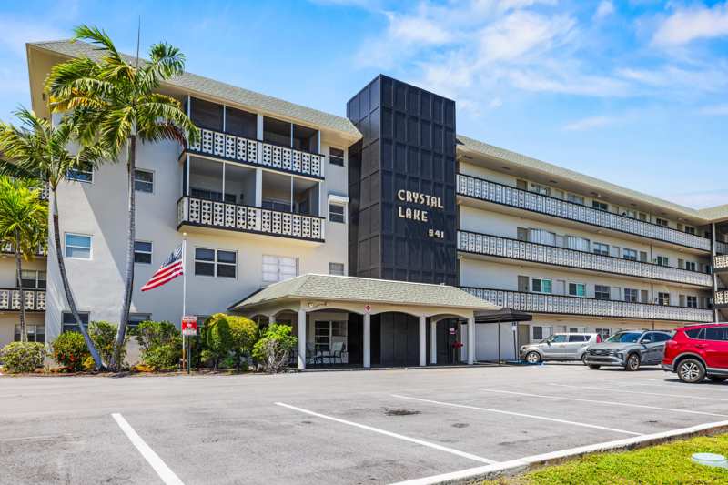 2 bedroom Condominium at 941 Crystal Lake Drive #207, Crystal Lake 941 Condo, Deerfield Beach — photo 1