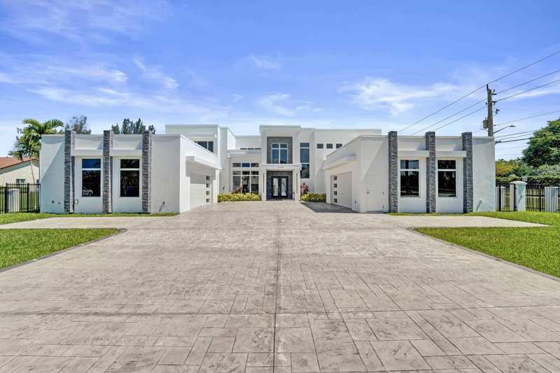 7 bedroom Single Family Residence at 11201 SW 3rd Street, Plantation Acres, Plantation — photo 1
