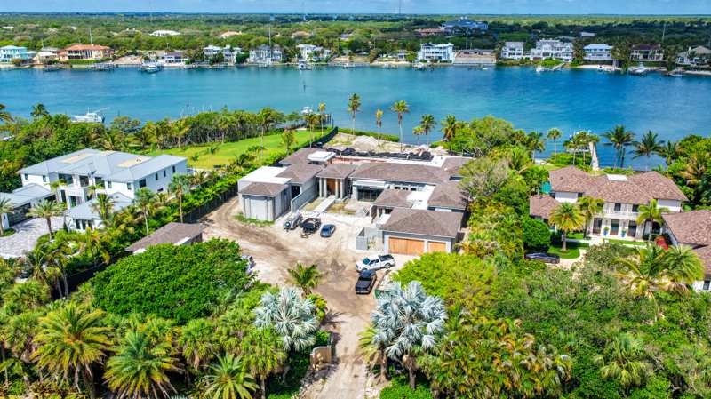 5 bedroom Single Family Residence at 508 S Beach Road, Jupiter Island, Jupiter Island — photo 1