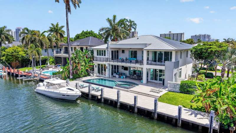 6 bedroom Single Family Residence at 39 Pelican Drive, Pelican Isle, Fort Lauderdale — photo 1