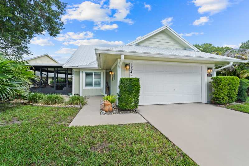 2 bedroom Single Family Residence at 12942 SE Crooked Stick Lane, Eaglewood, Hobe Sound — photo 1
