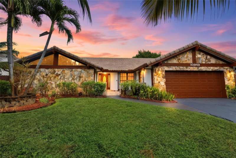4 bedroom Single Family Residence at 10949 NW 1st Manor, Cypress Glen, Coral Springs — photo 1