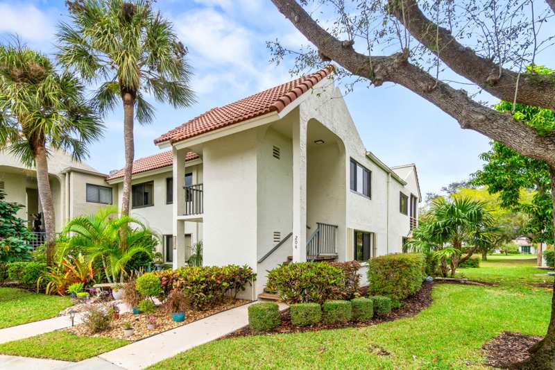 3 bedroom Condominium at 5687 Fairway Park Drive, Fairway Park Condo, Boynton Beach — photo 1