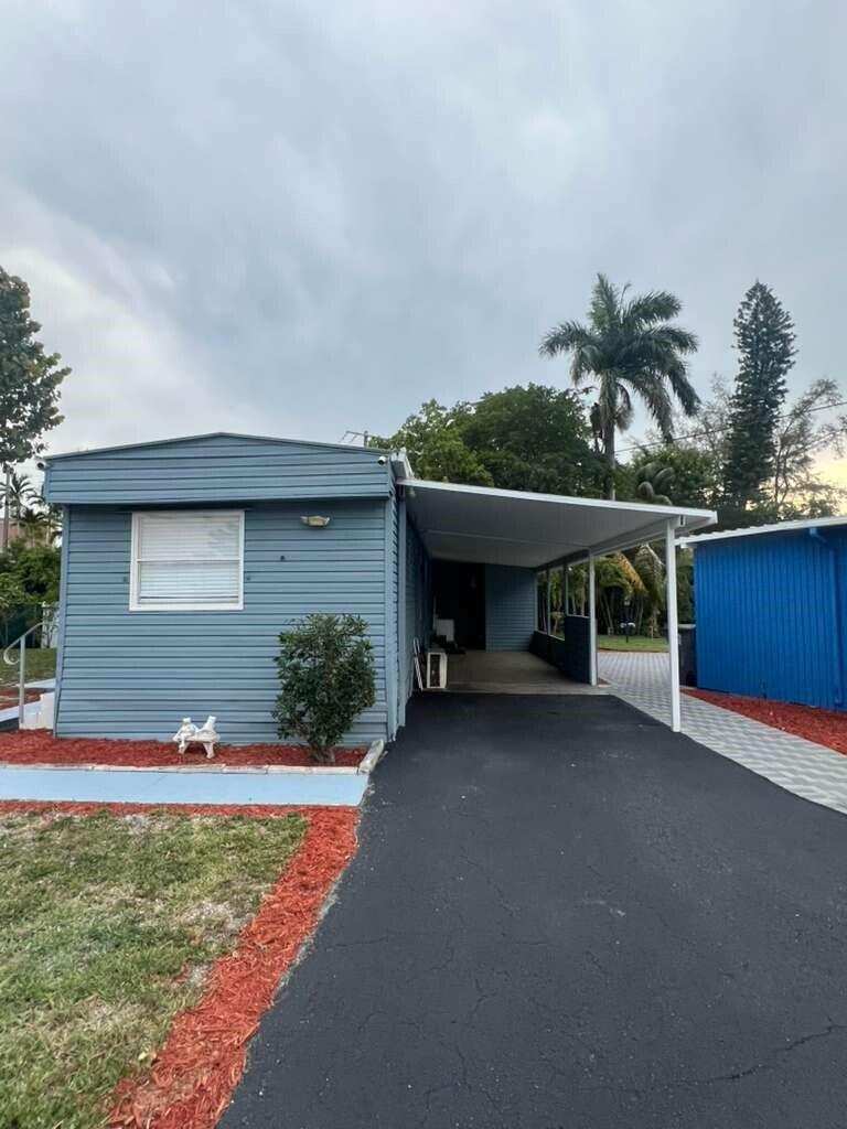 4 bedroom Mobile Home at 1495 Michelle Drive #41, Palm Beach Colony, West Palm Beach — photo 1
