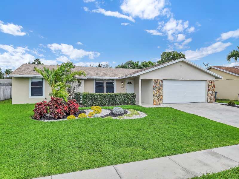 3 bedroom Single Family Residence at 8411 Theresa Road, Le Chalet Iv-B, Boynton Beach — photo 1