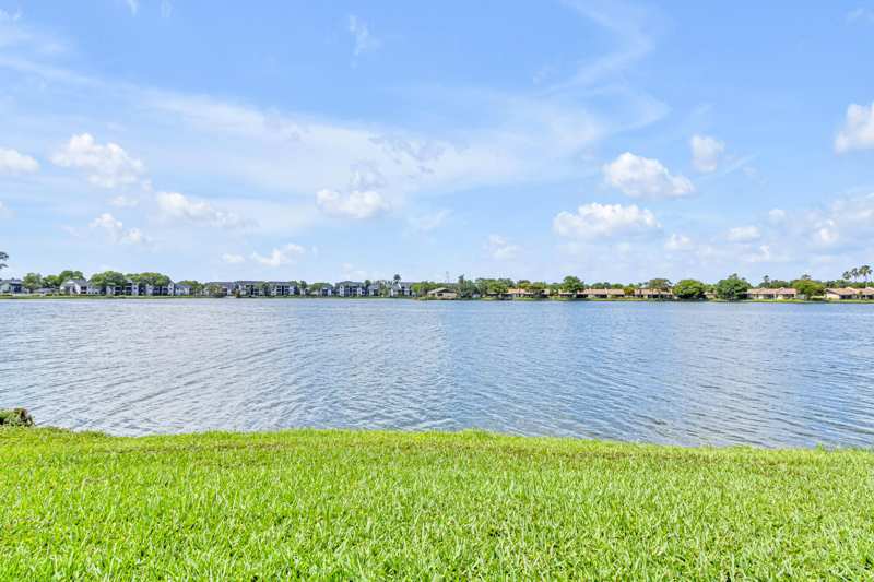 2 bedroom Condominium at 5510 Lakeside Drive #202, Viewpointe Condo, Margate — photo 1