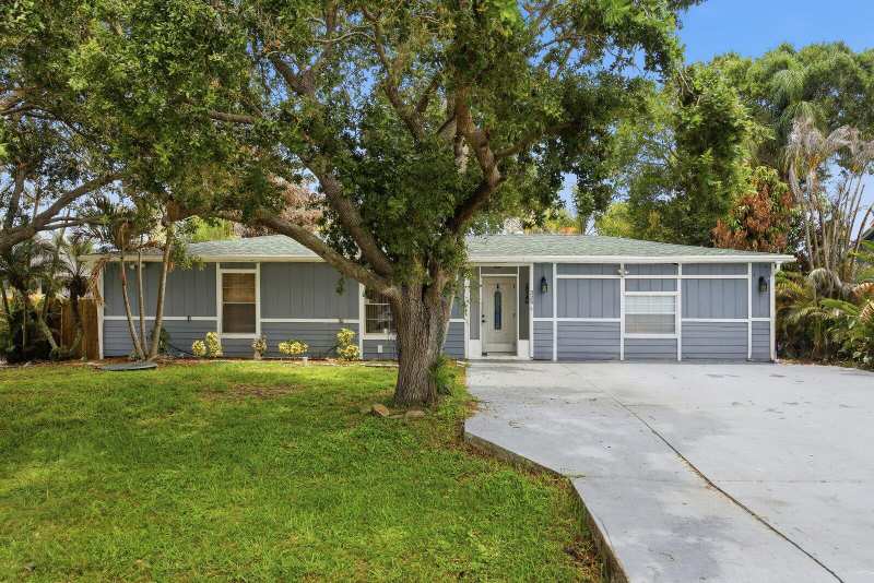 2 bedroom Single Family Residence at 325 NW Dearman Street, Port St Lucie Section 25, Port St. Lucie — photo 1