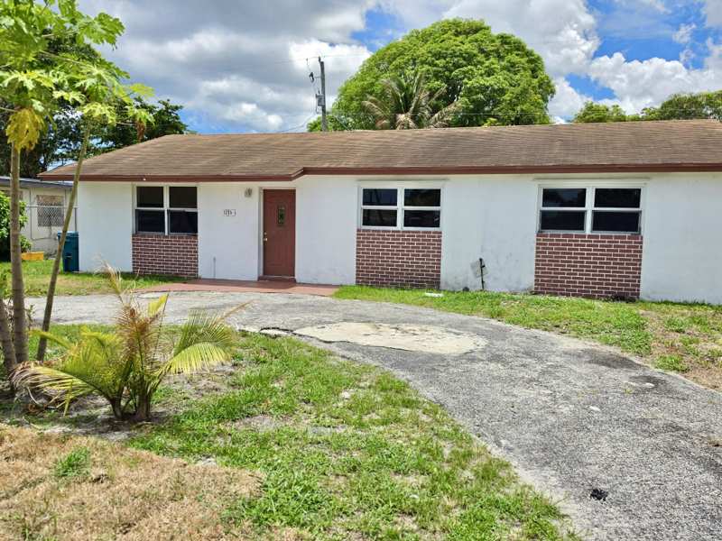 4 bedroom Single Family Residence at 1216 Giller Avenue, Mangonia Hills, Mangonia Park — photo 1