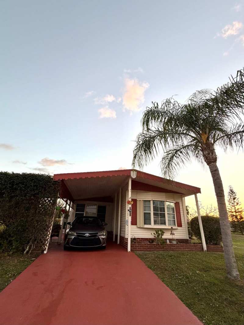 2 bedroom Manufactured Home at 65 W Caribbean, Spanish Lakes Golf Village, Port St. Lucie — photo 1