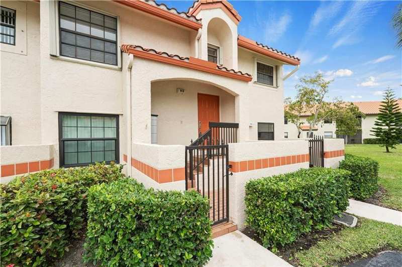 2 bedroom Condominium at 912 Congressional Way, Ambassador Square Condo, Deerfield Beach — photo 1