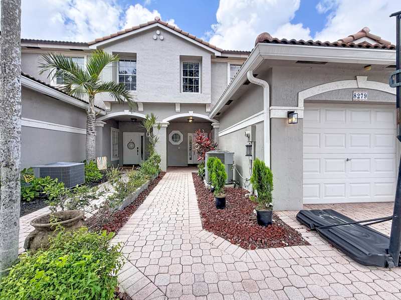 3 bedroom Townhouse at 8279 Via Leonessa Drive, Mizner Pointe Of Boca Via Ancho, Boca Raton — photo 1