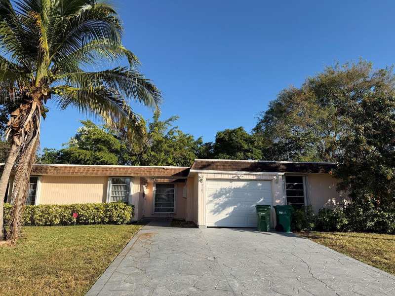 3 bedroom Single Family Residence at 7101 NW 68th Street, Mainlands Of Tamarac Lakes, Tamarac — photo 1