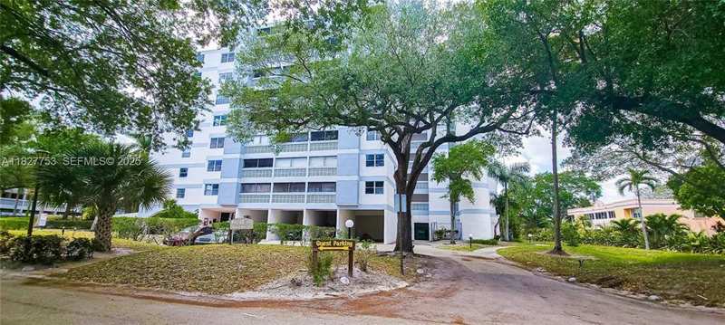 3 bedroom Condominium at 3301 Spanish Moss Terrace #219, Lakes Of Inverrary Condo, Lauderhill — photo 1