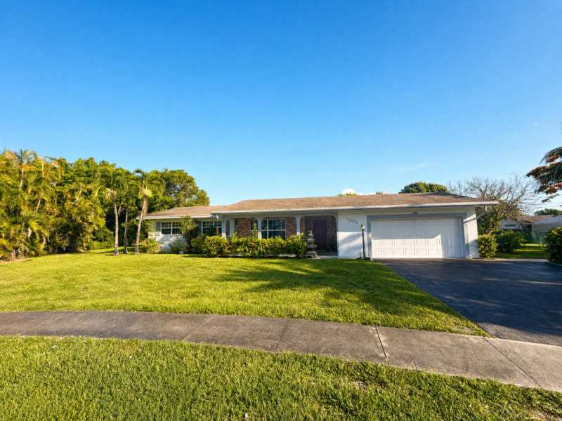 4 bedroom Single Family Residence at 7501 NW 6th Street, Plantations Secluded Gardens, Plantation — photo 1