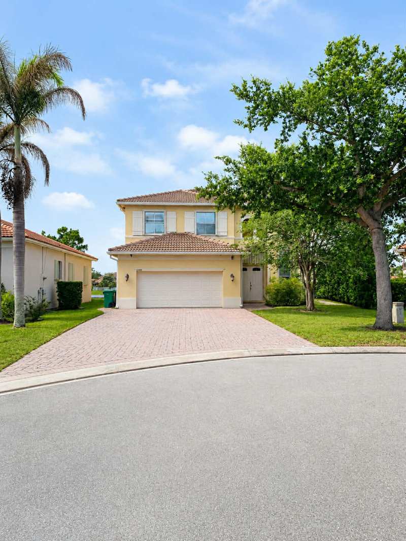 5 bedroom Single Family Residence at 6208 Santa Margarito Drive, Portofino Shores, Fort Pierce — photo 1